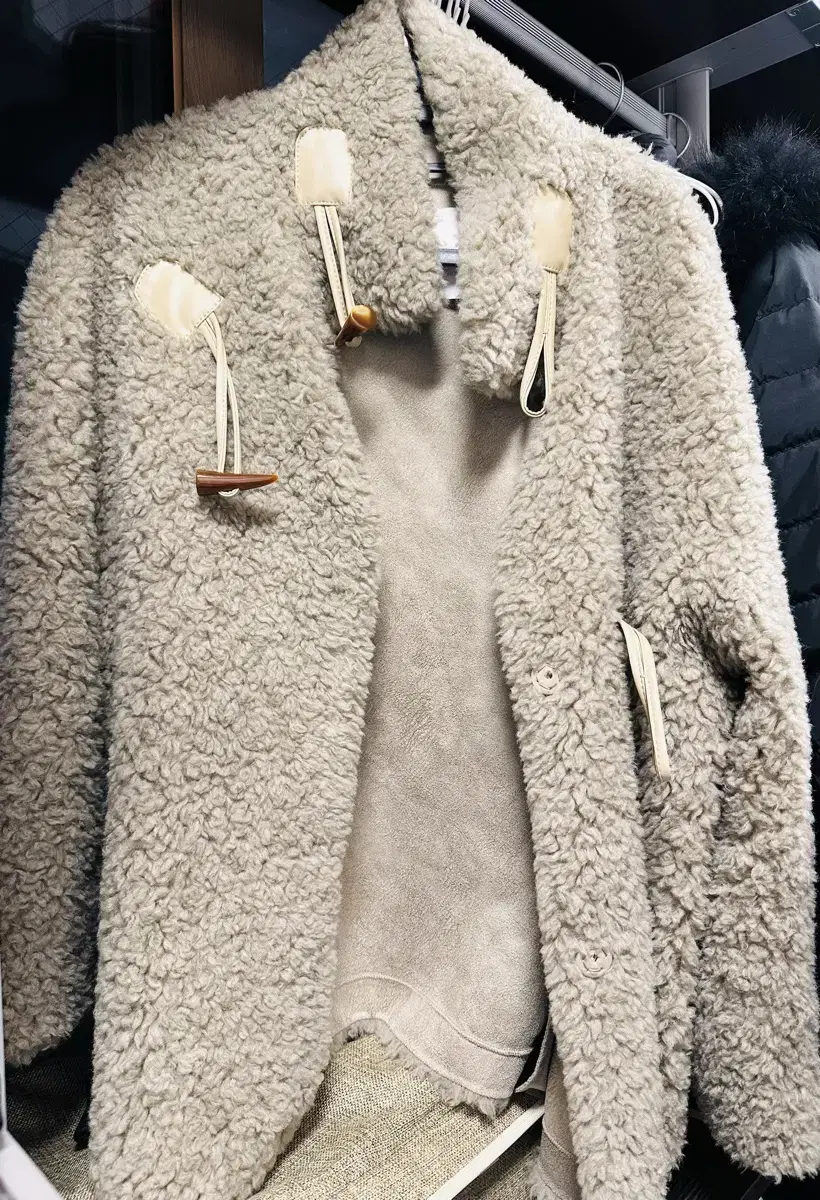 르니나 BABY BEAR wool coat (울 뽀글이 무스탕 자켓)